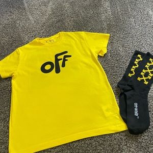 Off-White tee with socks!!